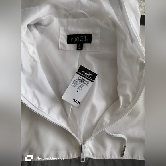 Rue 21 rain jacket running white and gray reflective size L - Picture 10 of 10